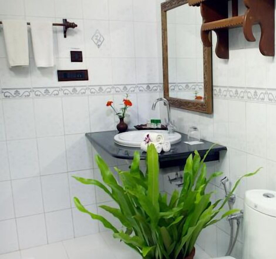 Bathroom 4, Soma Manaltheeram Ayurveda Beach Village, Thiruvananthapuram