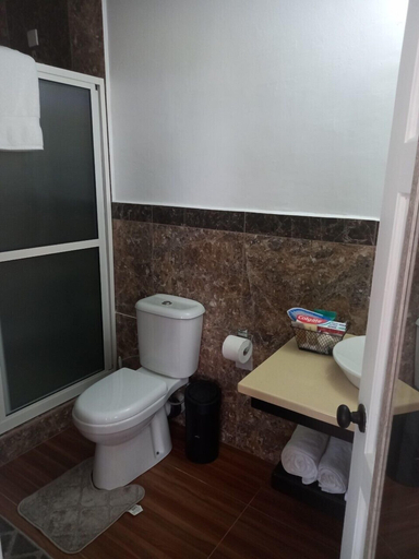 Bathroom, MJay's Studio, Terre-De-Haut