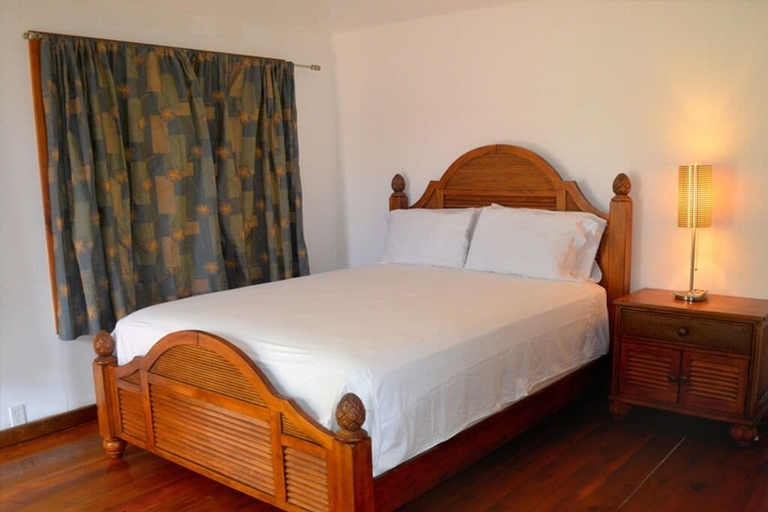 Room 3, Calabash Bight Resort, José Santos Guardiola