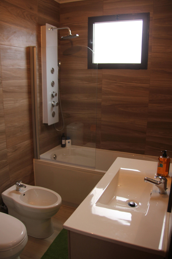Bathroom 4, Vila Mafra - Grill Terrace, Mafra