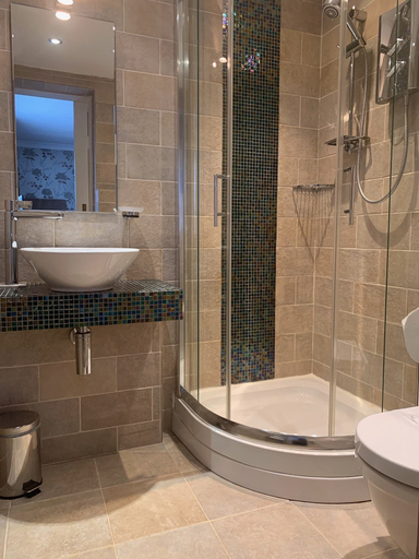Bathroom 3, Ramsey House, Pembrokeshire
