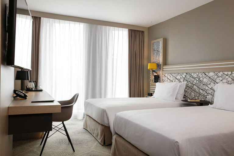 Bedroom 3, Hilton Garden Inn Paris La Villette, Paris