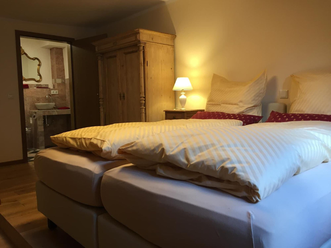Bedroom 3, McMüller's Kemenate Fulda, Fulda