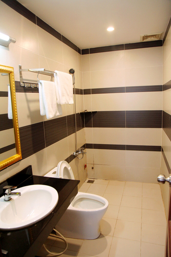 Bathroom 5, TRAN LONG BINH DUONG, Bến Cát