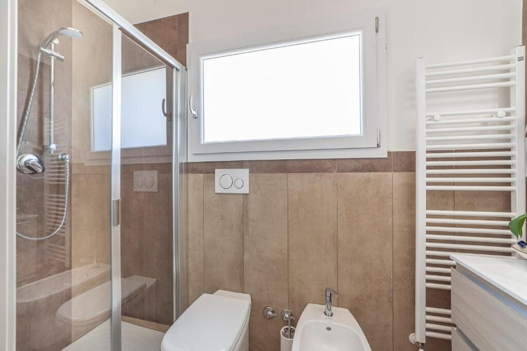 Bathroom 3, Prima dell'Elba Family Apartments, Livorno