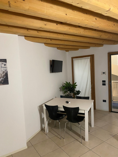 Others 5, Residence Garibaldi, Trieste