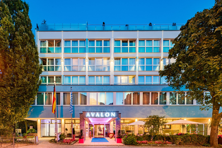 Exterior & Views
