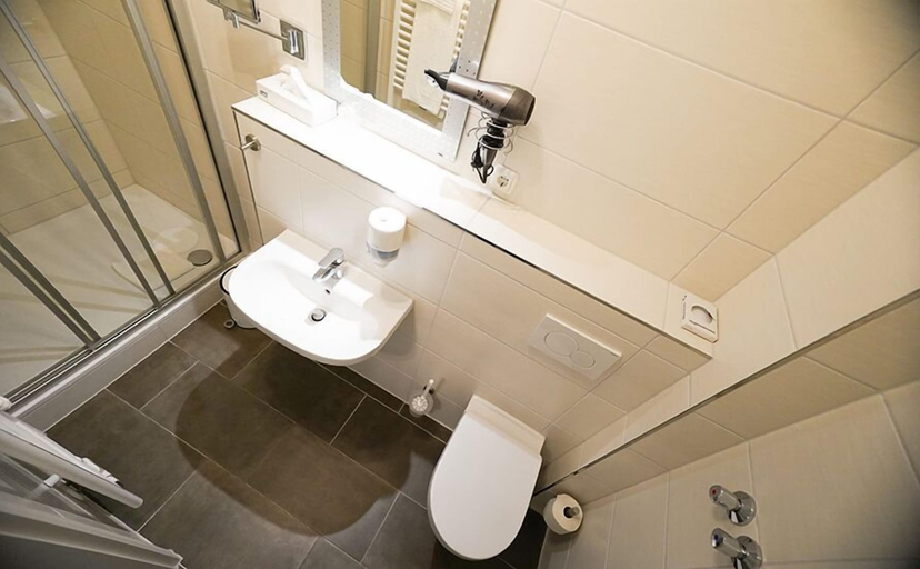 Bathroom 4, Hotel Waldhalle, Herzogtum Lauenburg