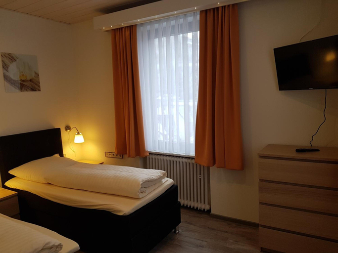 Bedroom 4, Hotel-Restaurant Ketterer am Kurgarten, Schwarzwald-Baar-Kreis