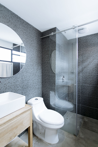 Bathroom 4, Soy Local Provenza, Medellín