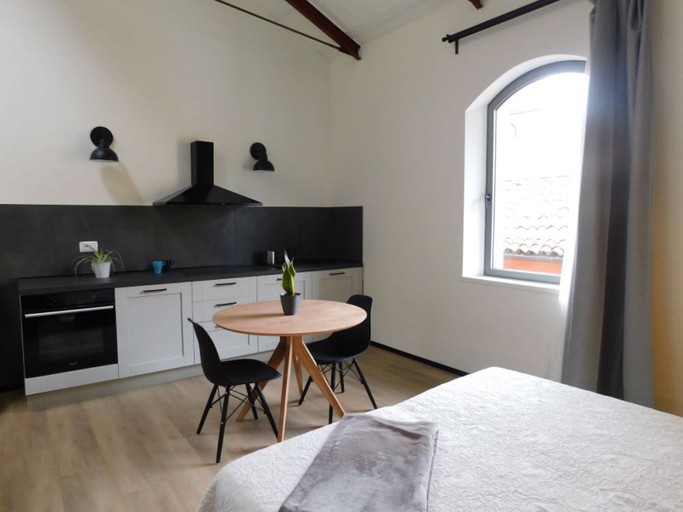 Bedroom 4, Piumaviola, Parma