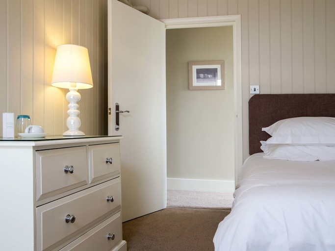 Bedroom 4, The Botany Bay Hotel, Kent