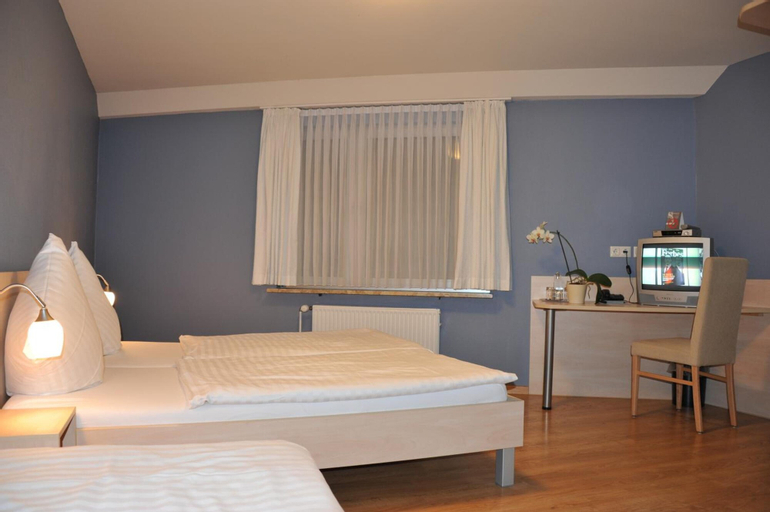 Bedroom 4, Hotel Martin, Limburg-Weilburg