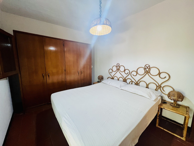 Room 5, Trilocale in Centro con Giardino, Nuoro
