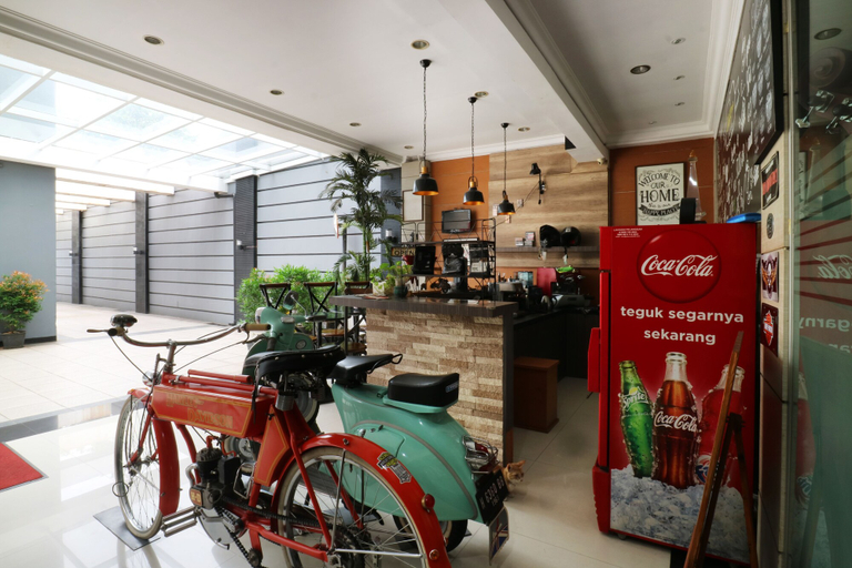 Food & Drinks 5, Raja Residence, South Jakarta