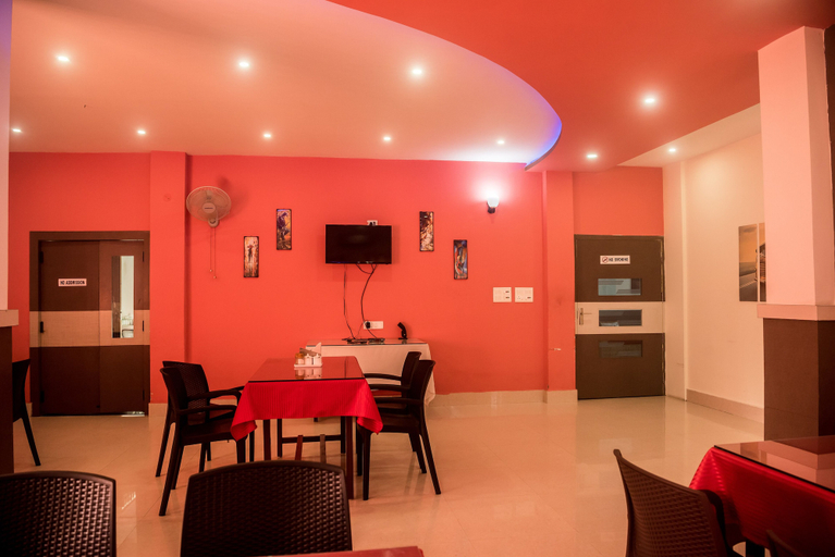 Food & Drinks 4, Hotel Aatreyee, Dibrugarh