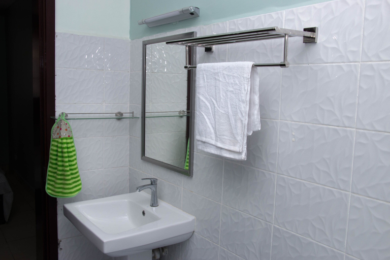 Bathroom 3, Honey Dew Stays, Mavoko