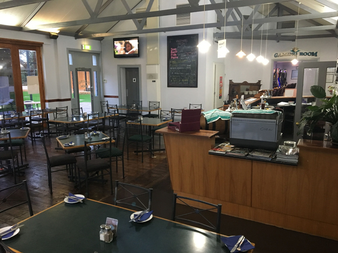 Food & Drinks 4, Valley Hotel, Barossa - Tanunda