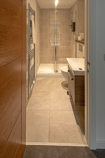 Bathroom 4, Spacious Modern Apartment, Edinburgh