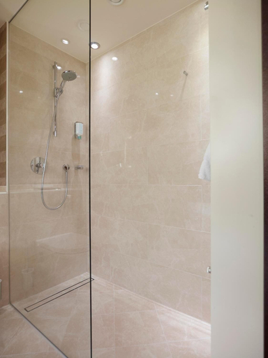 Bathroom 5, Land & Golf Hotel Stromberg, Bad Kreuznach