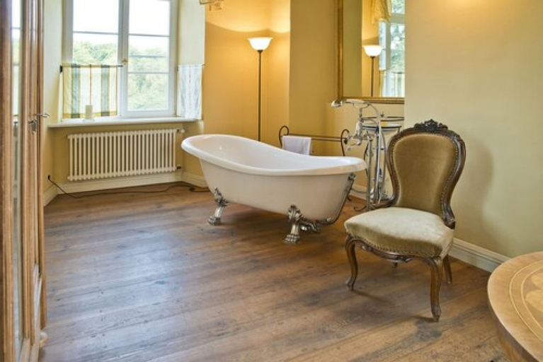 Bathroom 5, Hotel & Restaurant Gutshaus Ludorf, Mecklenburgische Seenplatte