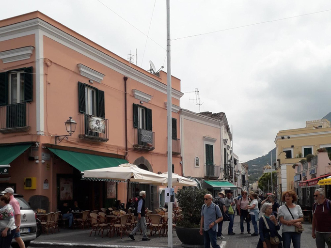 Exterior & Views 2, Domus Linda B&B, Napoli