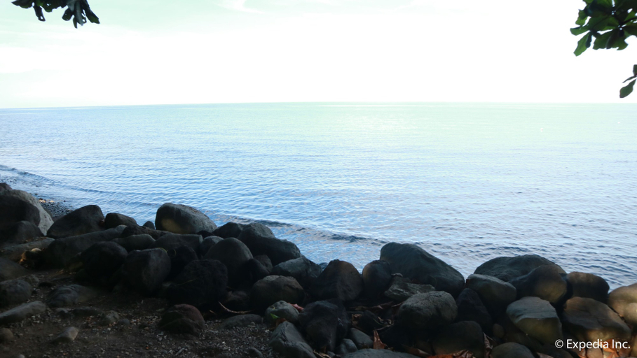 Others 5, Algen's Dive Resort, Mahinog