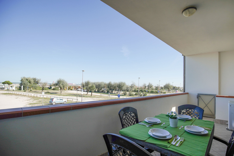 Others 5, Residence Smith Fronte Mare, Ferrara
