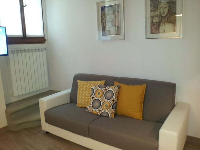 Others 5, GUELFA HOUSE, Florence