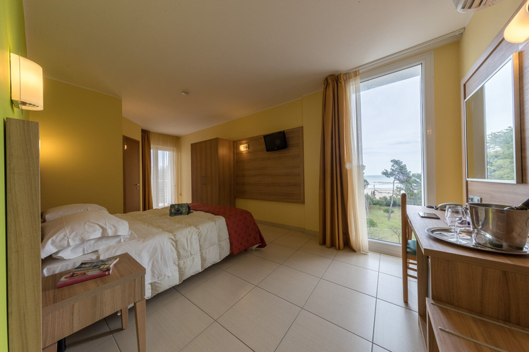 Bedroom 3, Hotel la Ninfea, Pescara