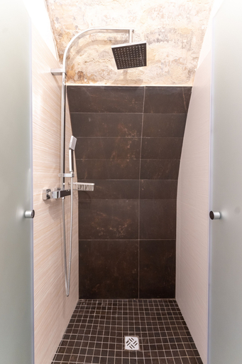 Bathroom 4, Terra del sole Ibla, Ragusa