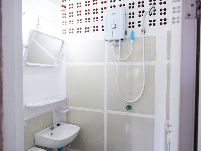 Bathroom, Sevenstars Hostel, Sihanoukville