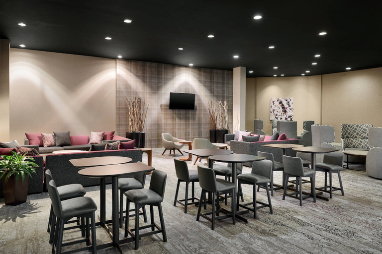 Food & Drinks 5, Courtyard by Marriott Milwaukee Downtown, Milwaukee