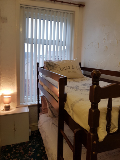 Bedroom 2, 6 Person - 1 - Bed Apartment in Blackpool, Blackpool