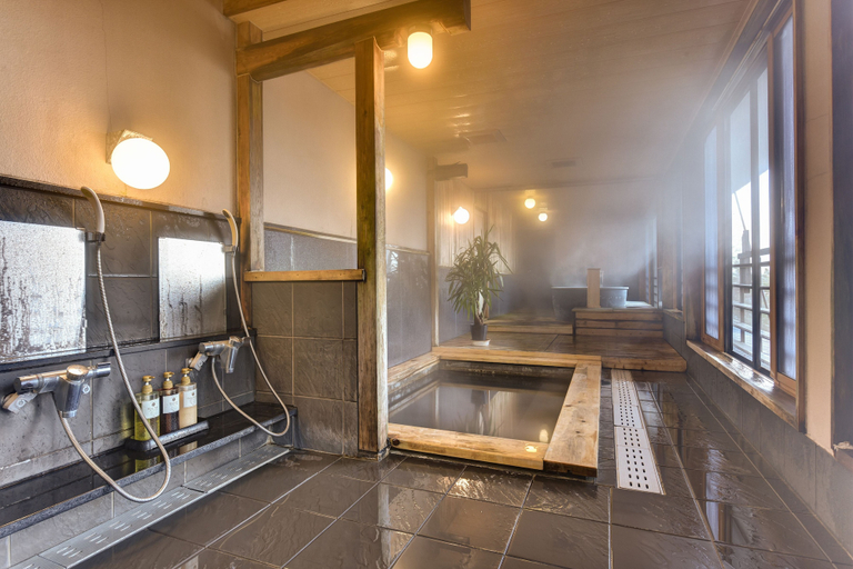 Bathroom 4, Futarishizuka Hakuun, Takayama