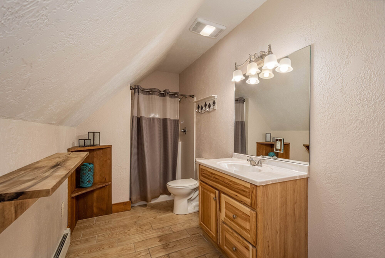 Bathroom 3, Cottage at Slope's Edge, Garrett