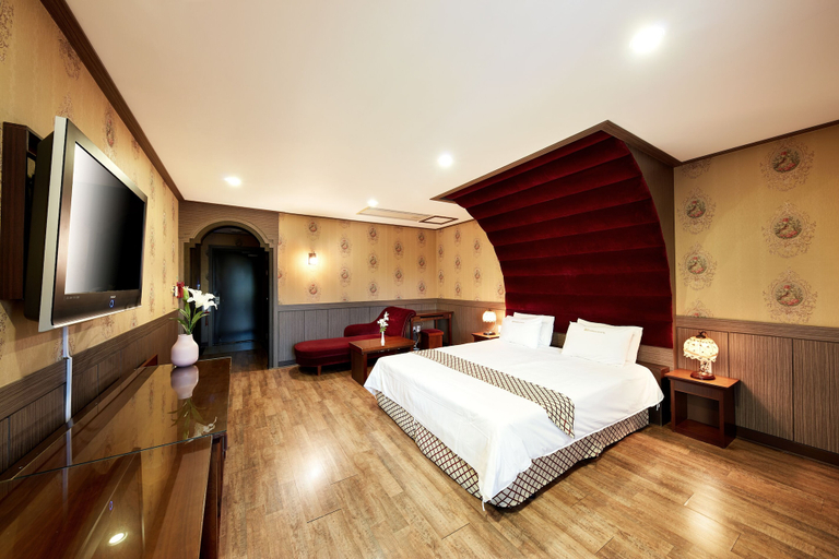 Bedroom 4, Dongbusan Oncheon Hotel, Gijang