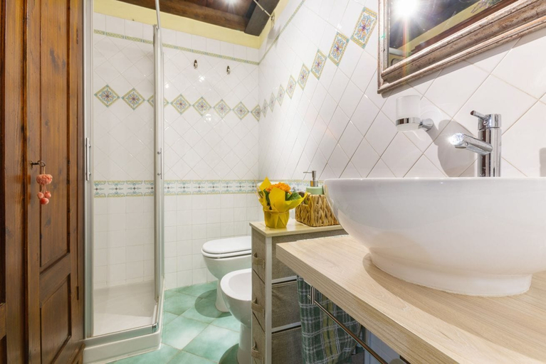 Bathroom 4, Ariostea University Duplex Apartment, Ferrara