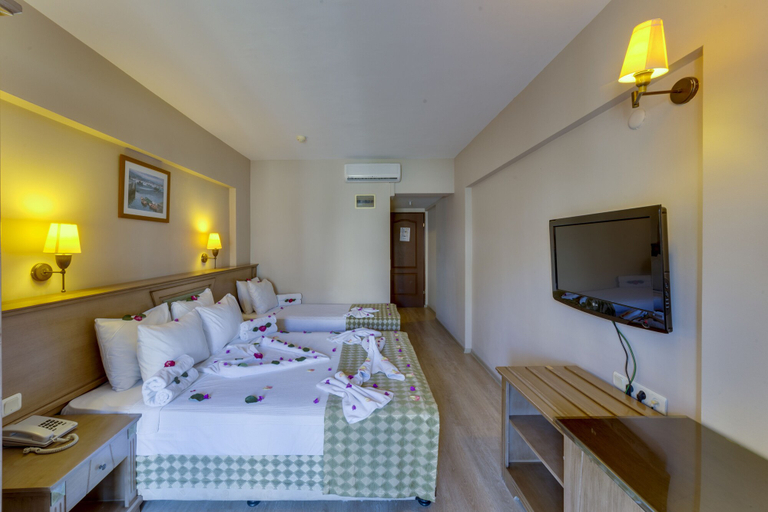 Bedroom 4, Smart Stay Beach Bodrum - All inclusive, Bodrum