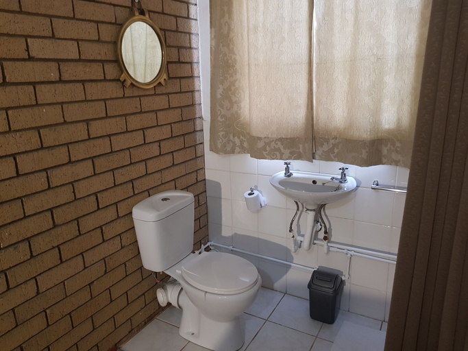 Bathroom 2, Mountain View Country Estate, Dr Kenneth Kaunda