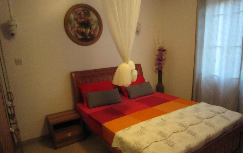 Bedroom 2, Jolie Villa Santa
