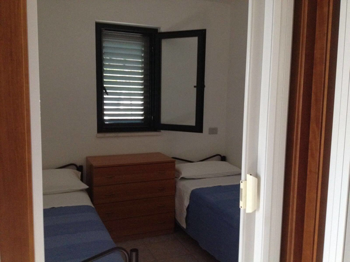 Bedroom 3, Viola Club Village, Foggia