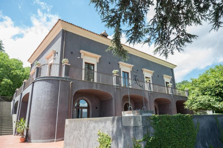 Exterior & Views 2, Santoro Country House, Catania