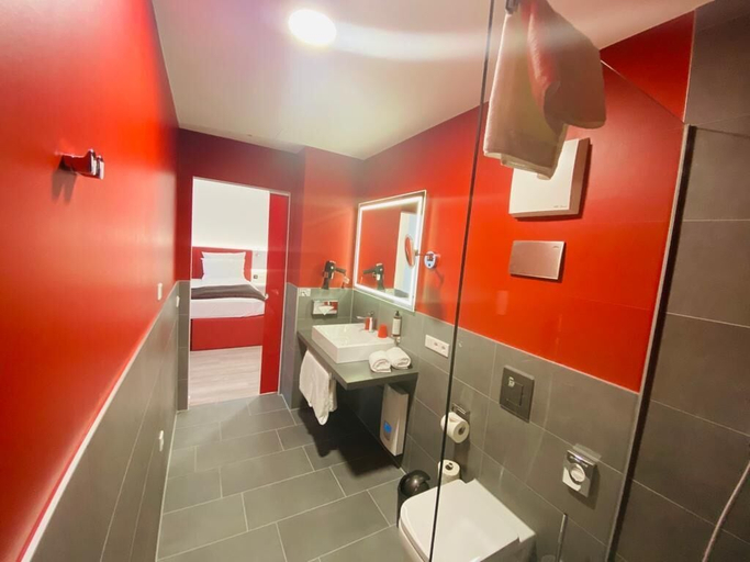Bathroom 5, DORMERO Hotel Hersbruck, Nürnberger Land