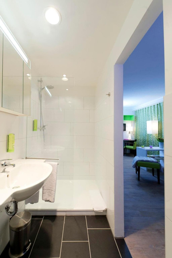 Bathroom 5, BONNOX Boardinghouse & Hotel, Bonn