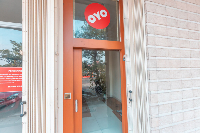 Exterior & Views 2, OYO 2364 Cempaka Harapan Indah, Bekasi