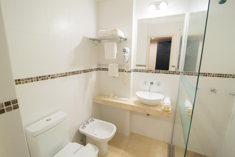 Bathroom 4, Gran Hotel Continental, General Pueyrredón