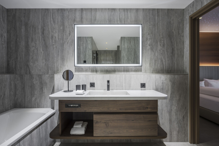Bathroom 5, Hotel Am Schloss Aurich Schlossresidenz, Aurich