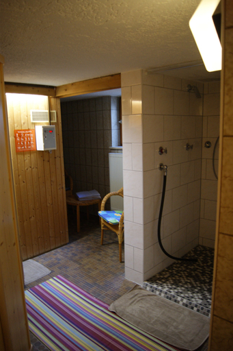 Bathroom 4, Gästehaus Charlotte, Miesbach