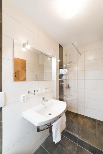 Bathroom 5, Vitalhotel Garni Vier Jahreszeiten, Passau